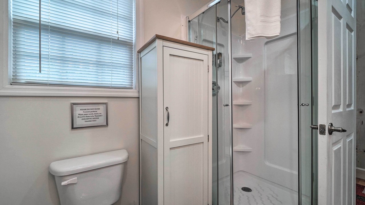 Photo of Bathroom in Hiawassee