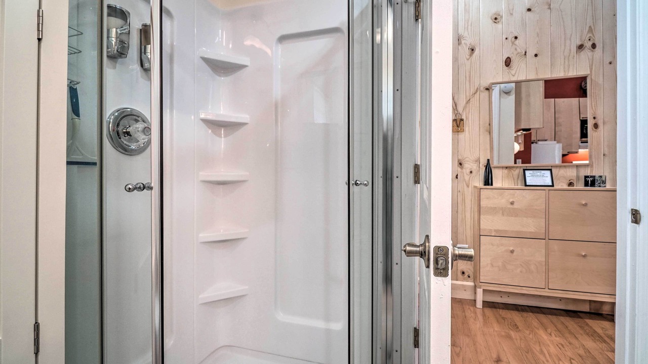 Photo of Bathroom in Hiawassee
