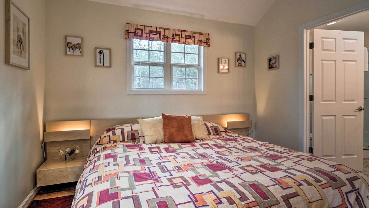 Photo of Bedroom in Hiawassee