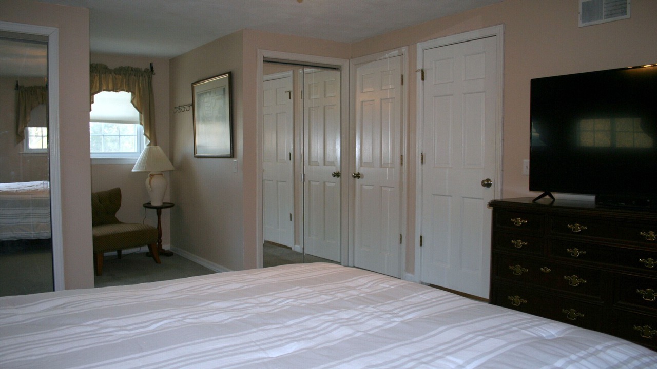 Photo of Bedroom in Saunderstown