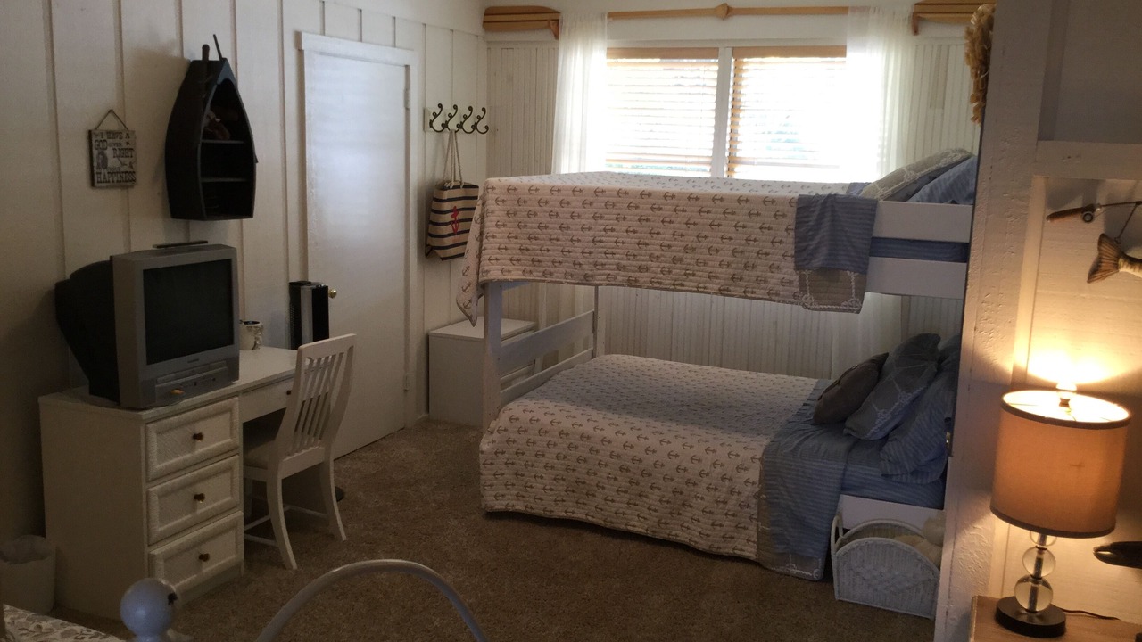 Photo of Bedroom in Tool