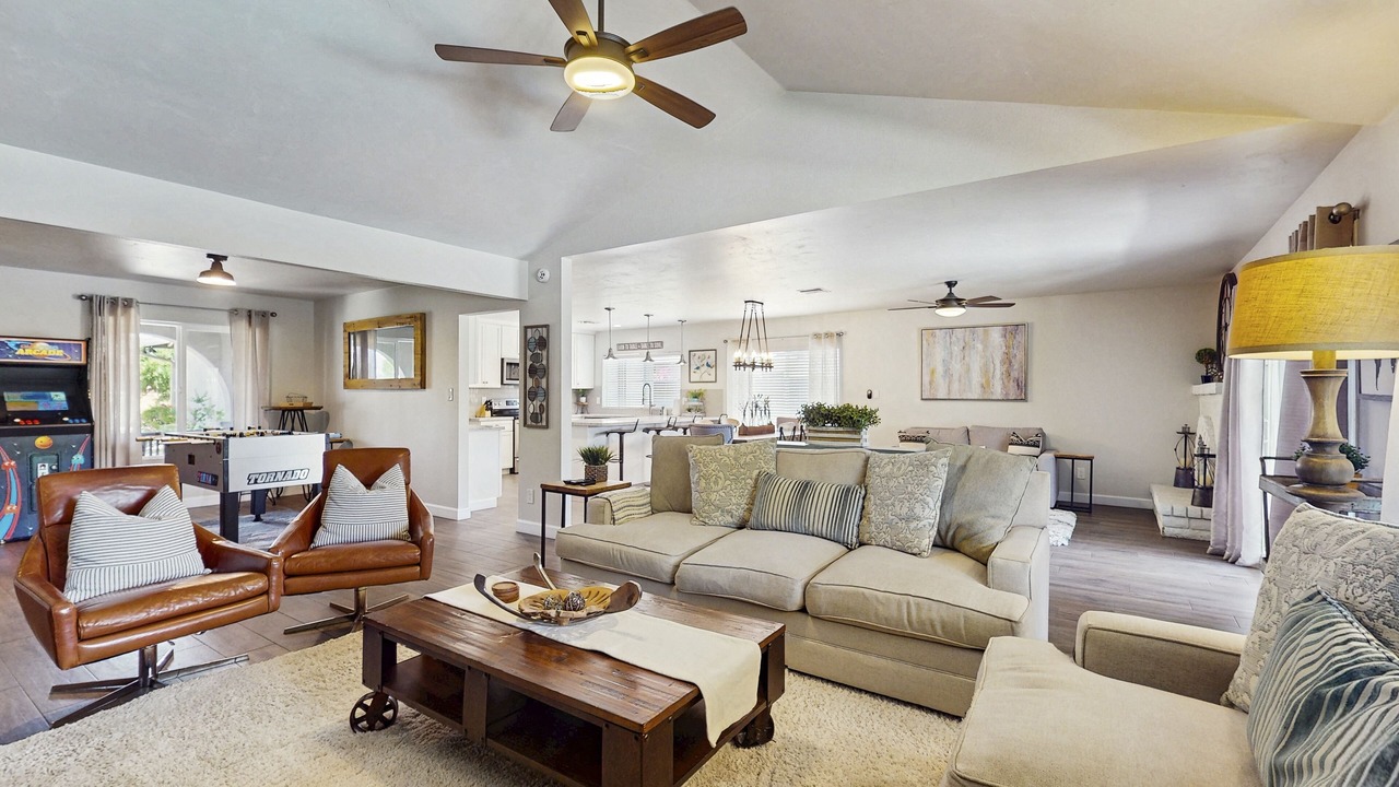 Photo of Livingroom in Paradise Valley Village