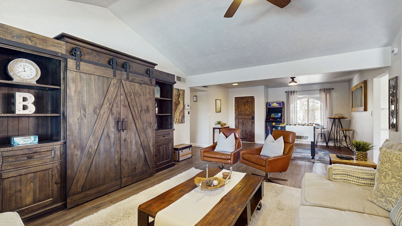 Photo of Livingroom in Paradise Valley Village