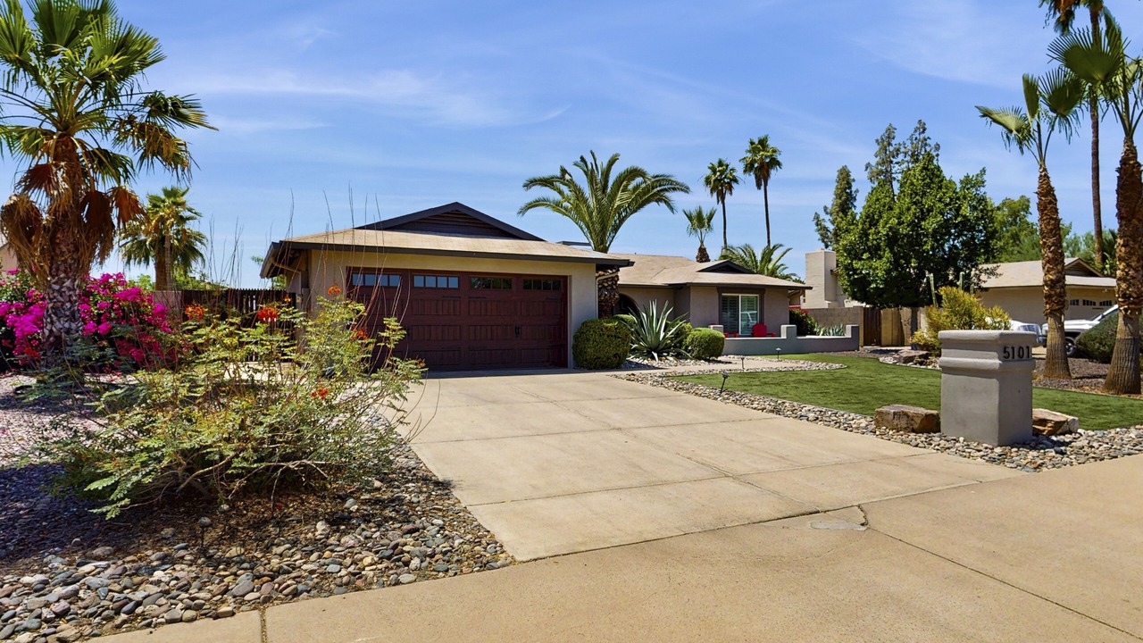 Photo of Outdoor in Paradise Valley Village