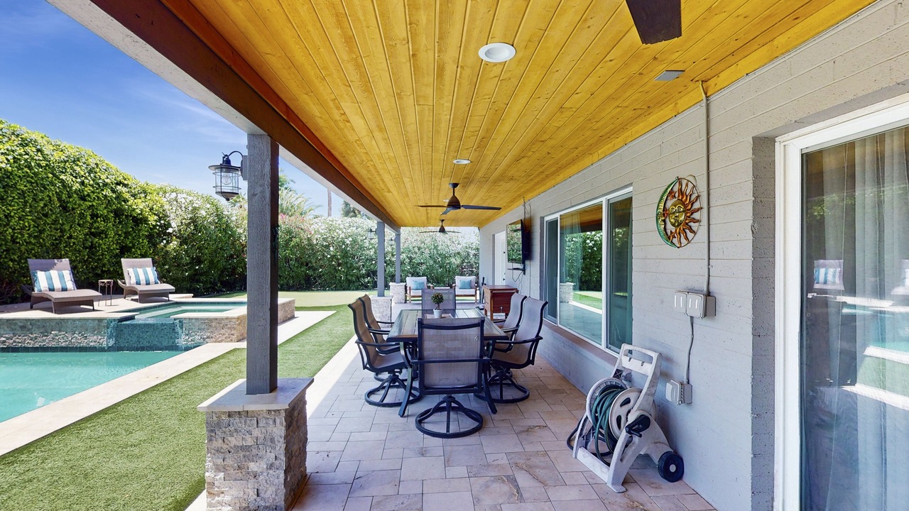 Photo of Outdoor in Paradise Valley Village