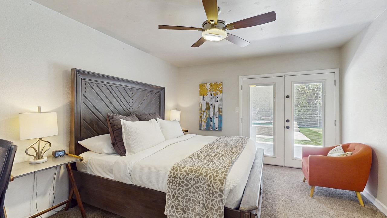 Photo of Bedroom in Paradise Valley Village