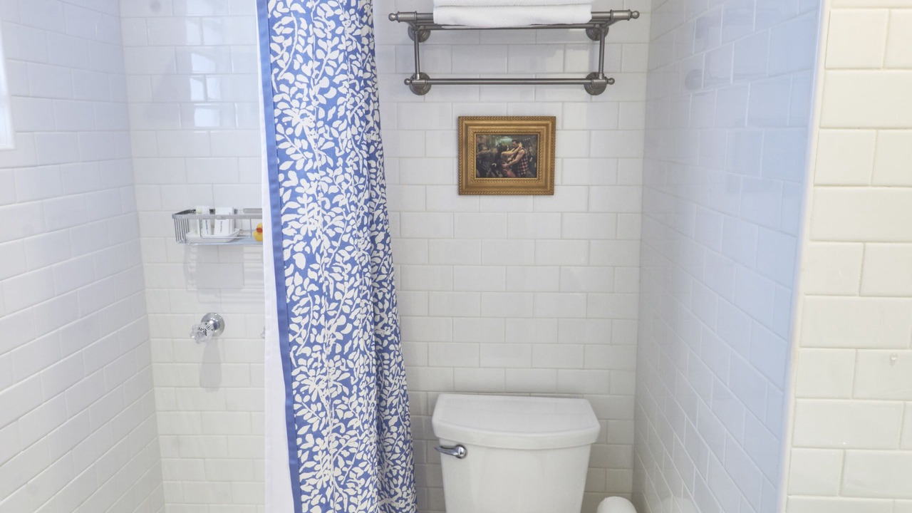 Photo of Bathroom in Eleanor Roosevelt