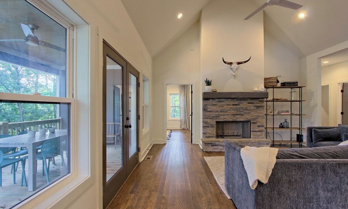 Photo of Bedroom in Hiawassee