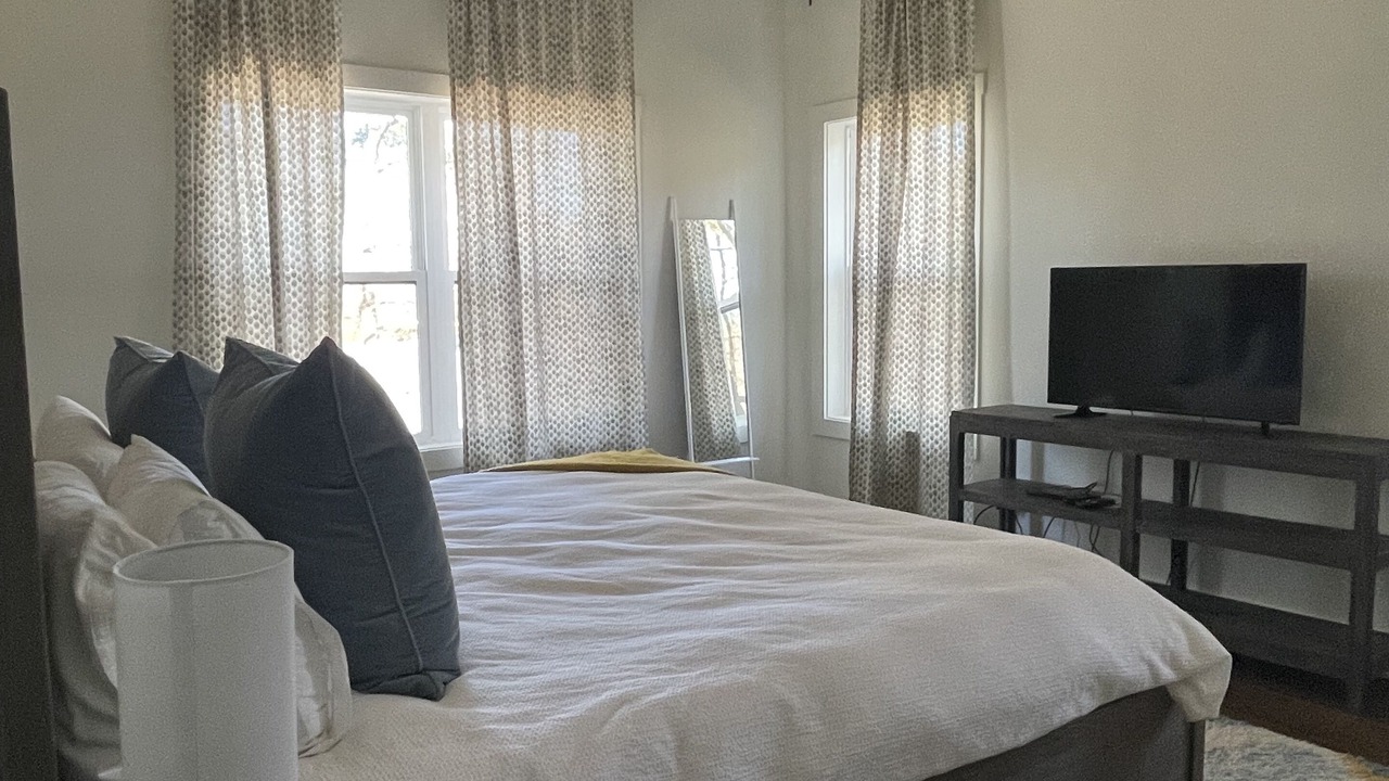Photo of Bedroom in Hiawassee