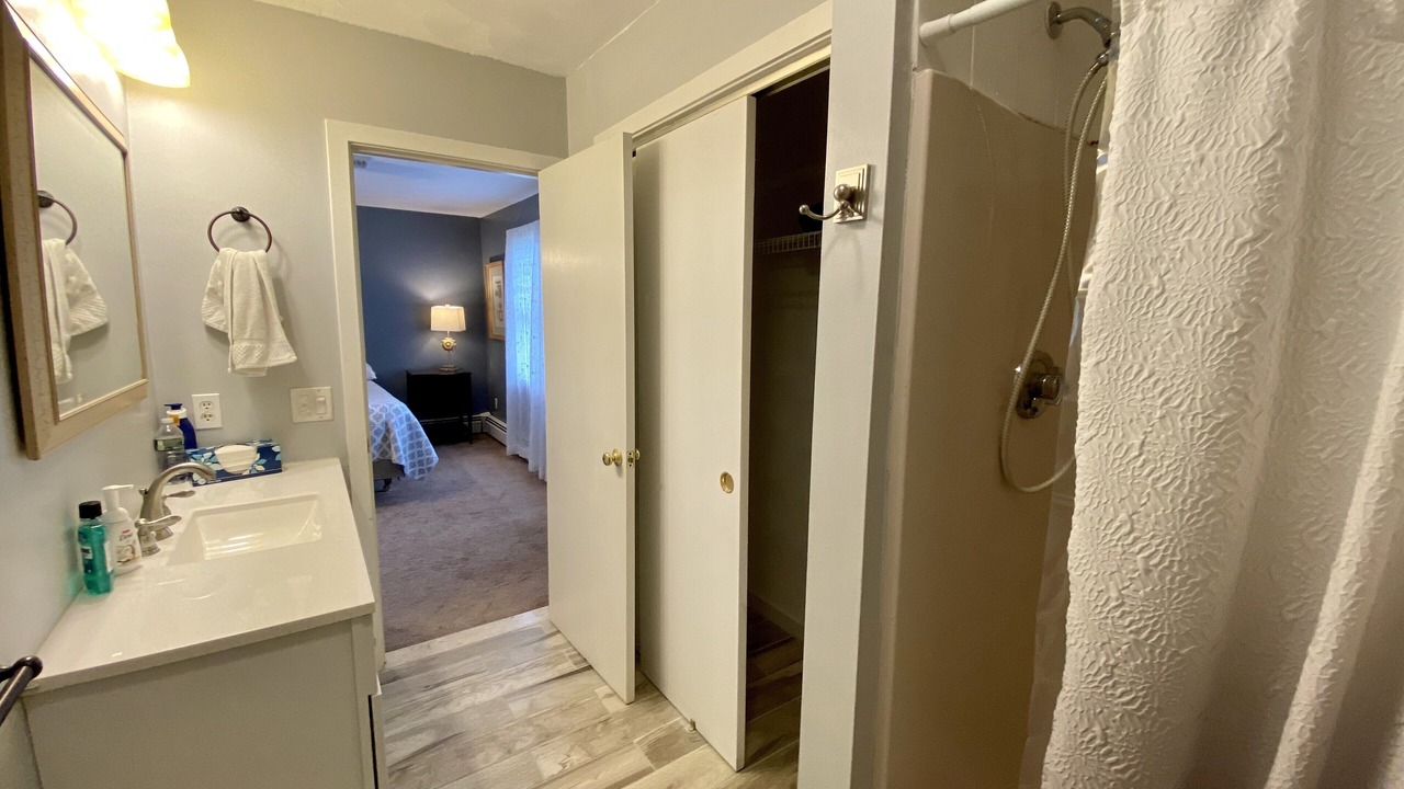 Photo of Bathroom in Bonnet Shores