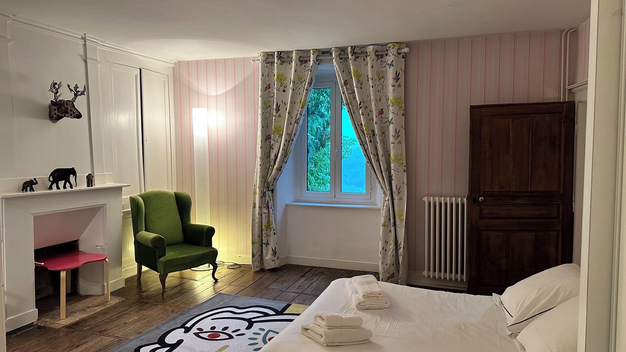 Photo of Bedroom in Saint-Victurnien
