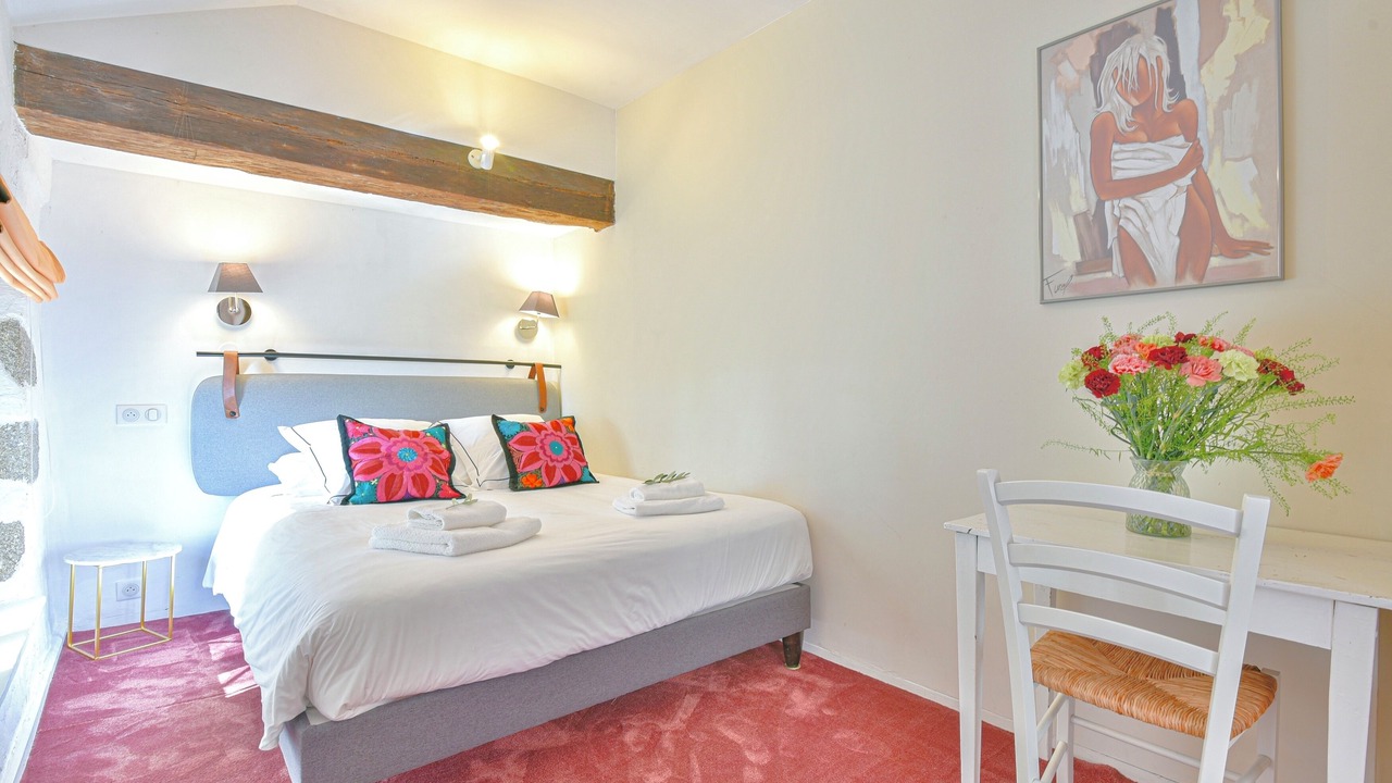 Photo of Bedroom in Saint-Victurnien