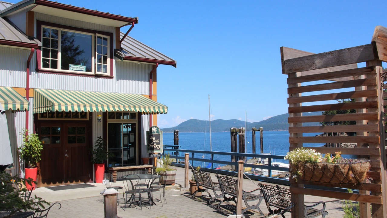 Photo of Patio Balcony in Pender Island
