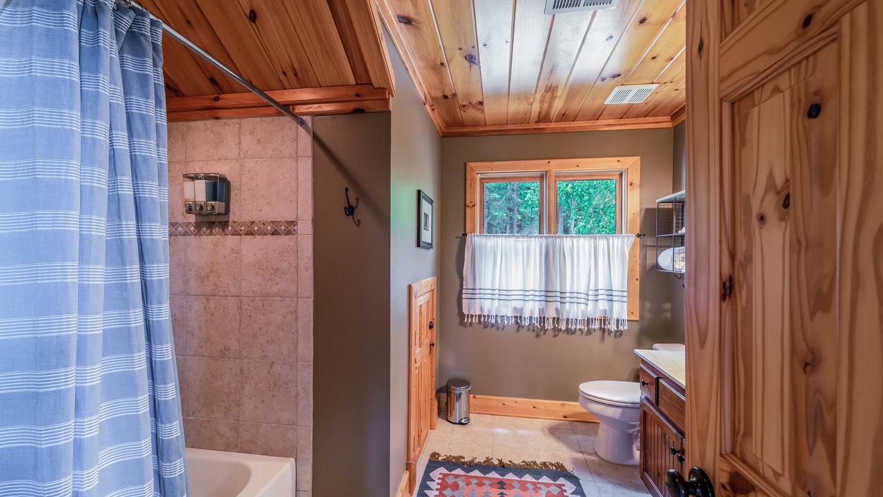 Photo of Bathroom in Blairsville
