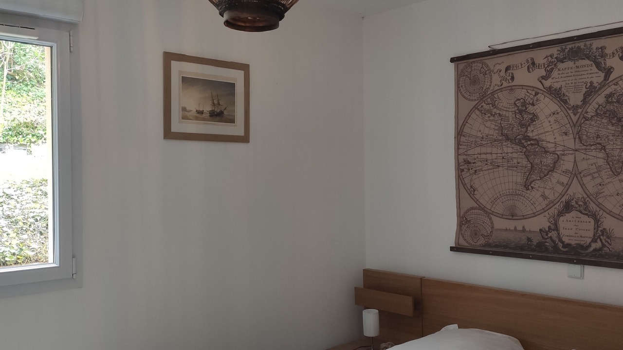Photo of Bedroom in Saint-Laurent-sur-Mer