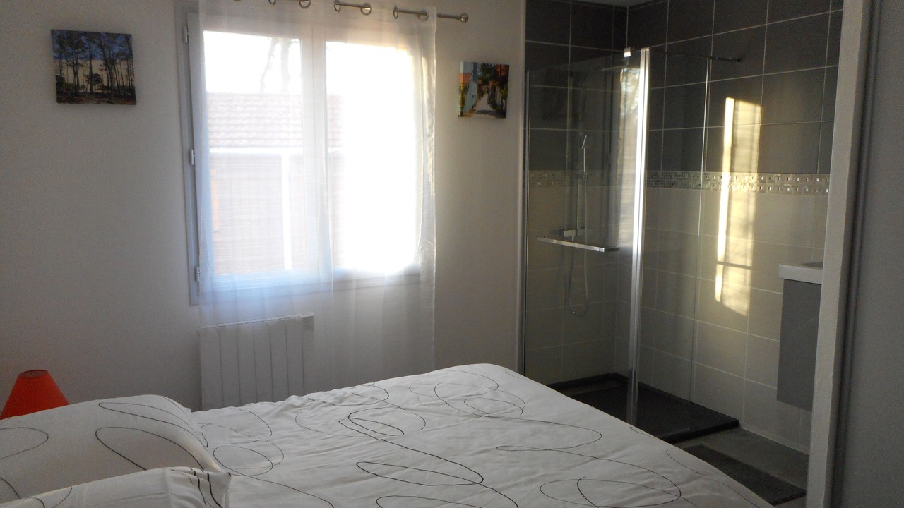 Photo of Bedroom in Lanton