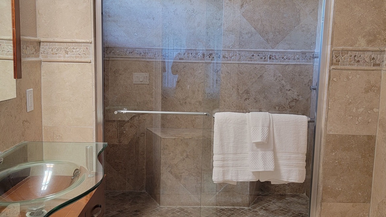 Photo of Bathroom in Marathon
