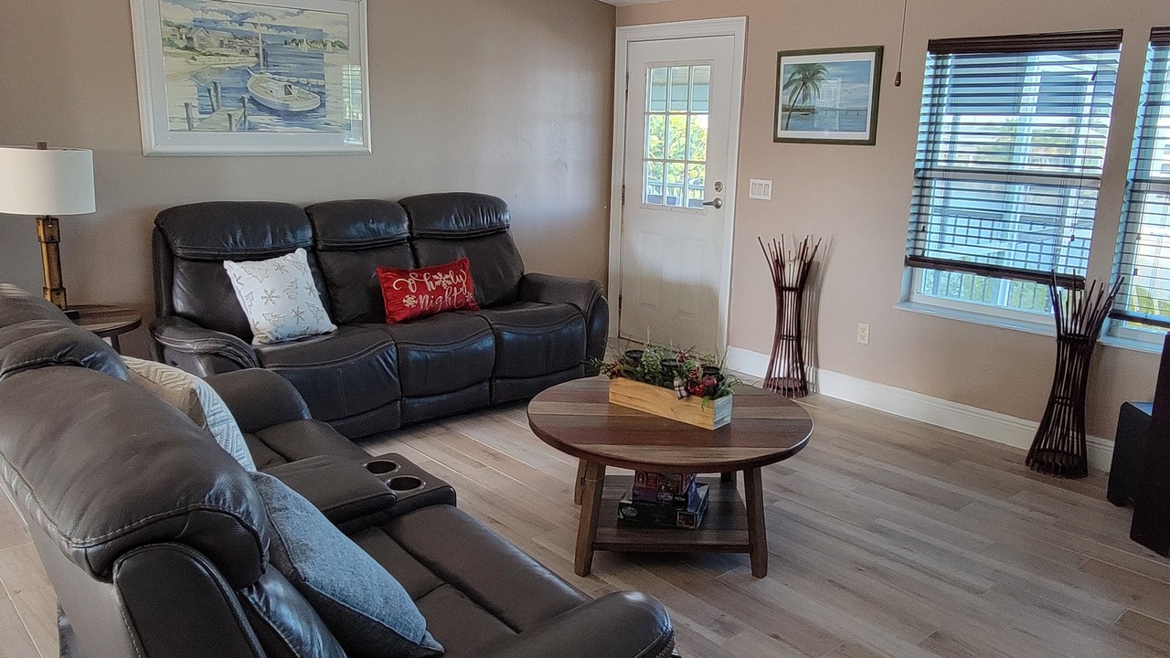 Photo of Livingroom in Marathon