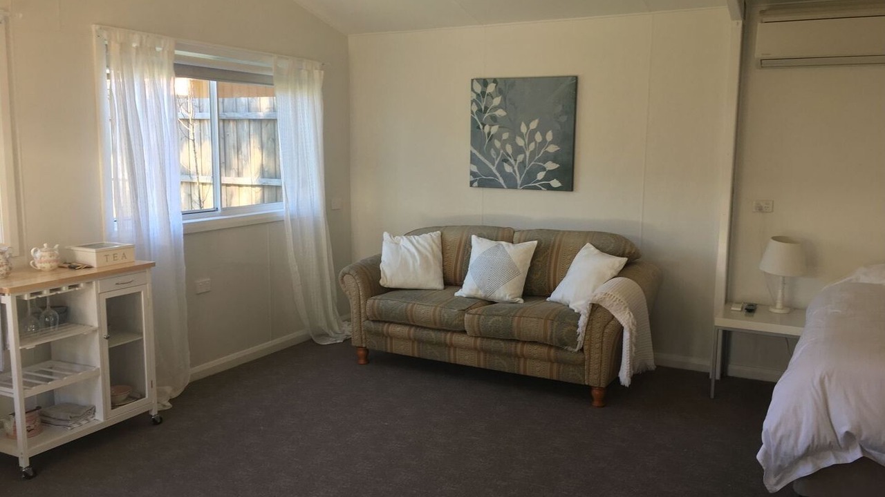 Photo of Livingroom in Indented Head