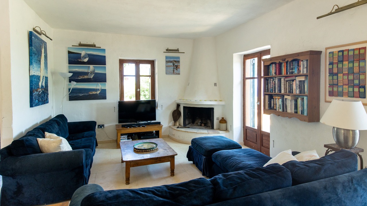 Photo of Bedroom in Korithi