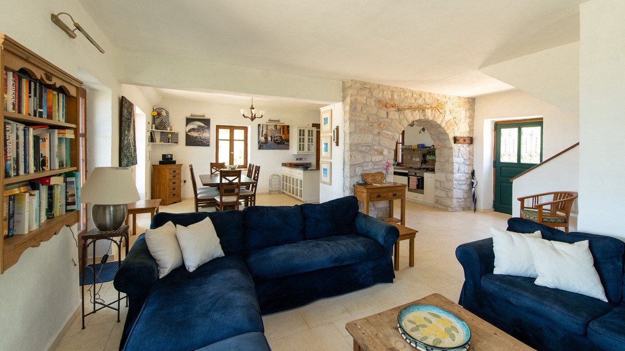 Photo of Livingroom in Korithi