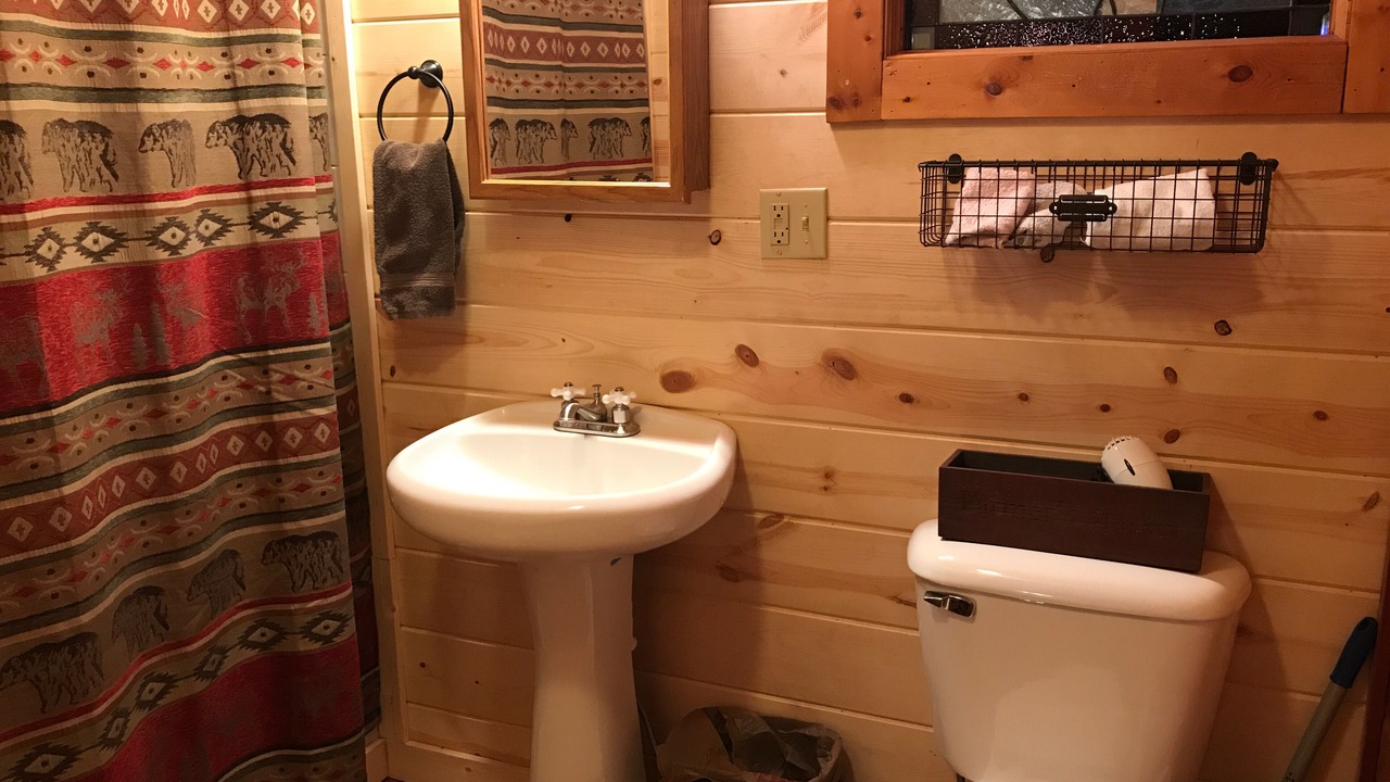 Photo of Bathroom in Hiawassee