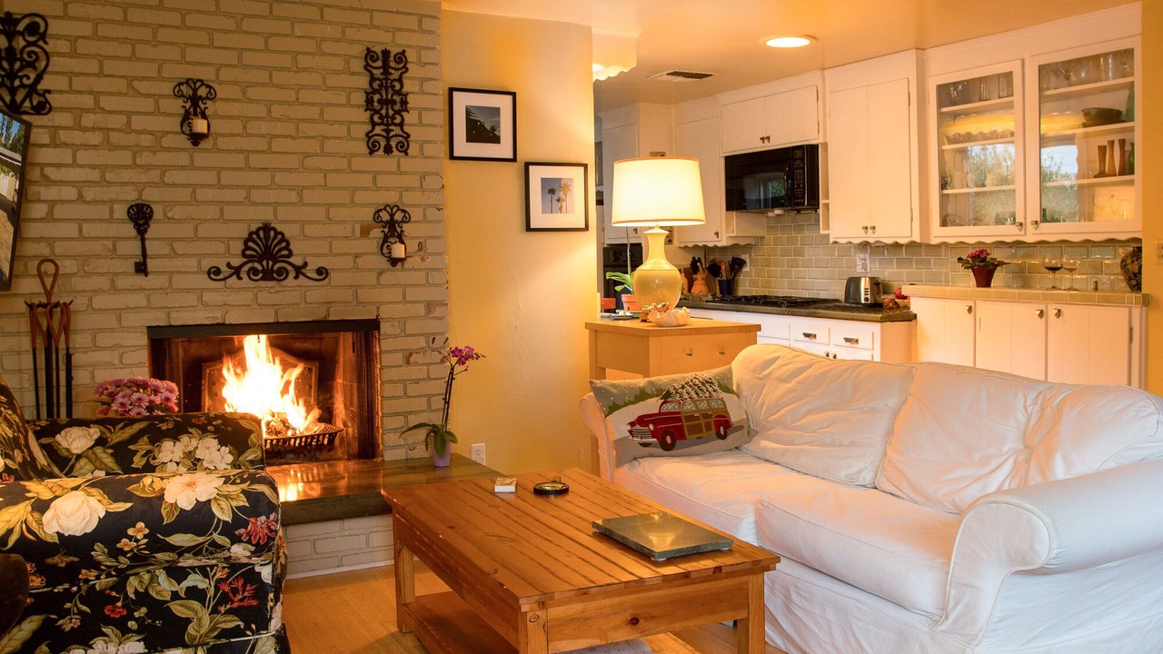 Photo of Livingroom in Valley Village
