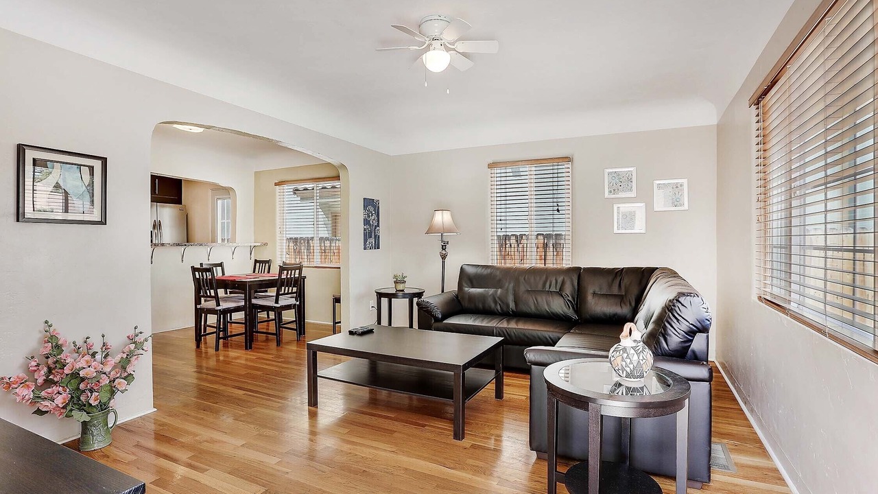 Photo of Livingroom in Raynolds Addition