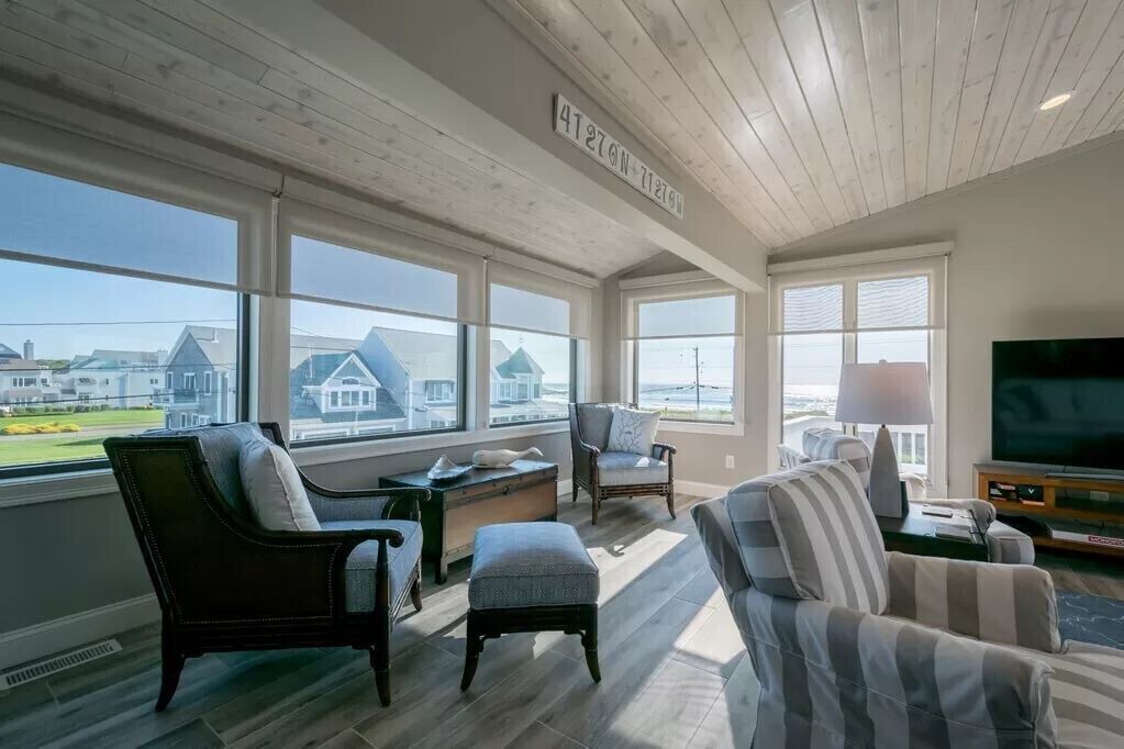 Photo of Livingroom in Eastward Look