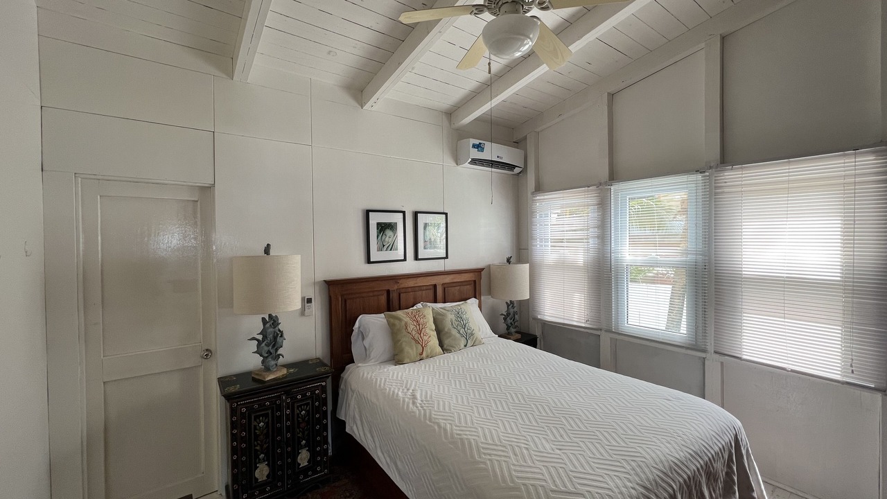 Photo of Bedroom in Oakridge