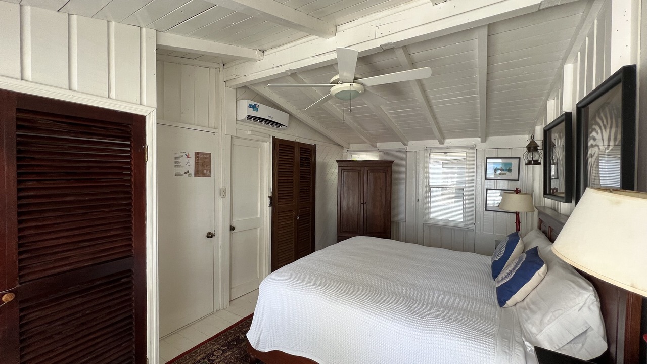 Photo of Bedroom in Oakridge