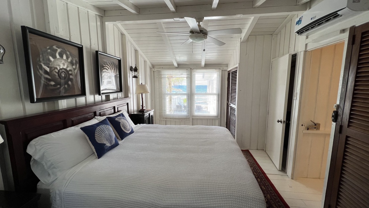 Photo of Bedroom in Oakridge