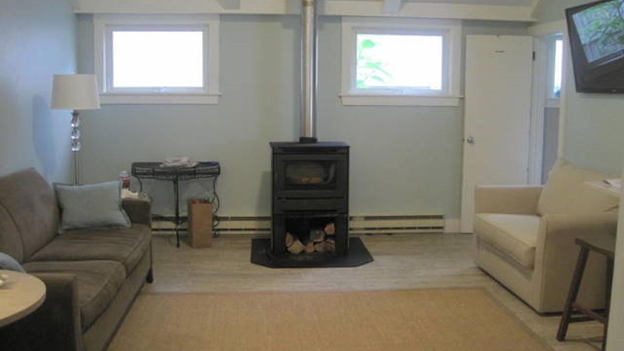 Photo of Livingroom in Easton's Point