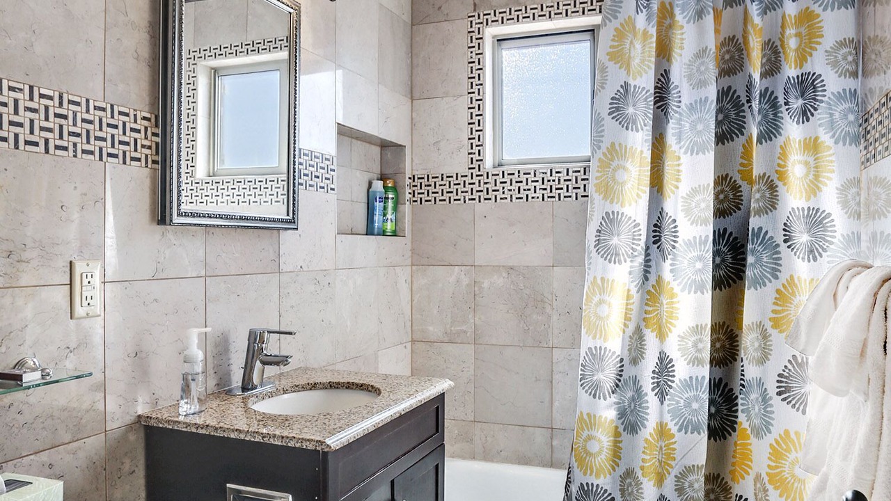 Photo of Bathroom in Raynolds Addition