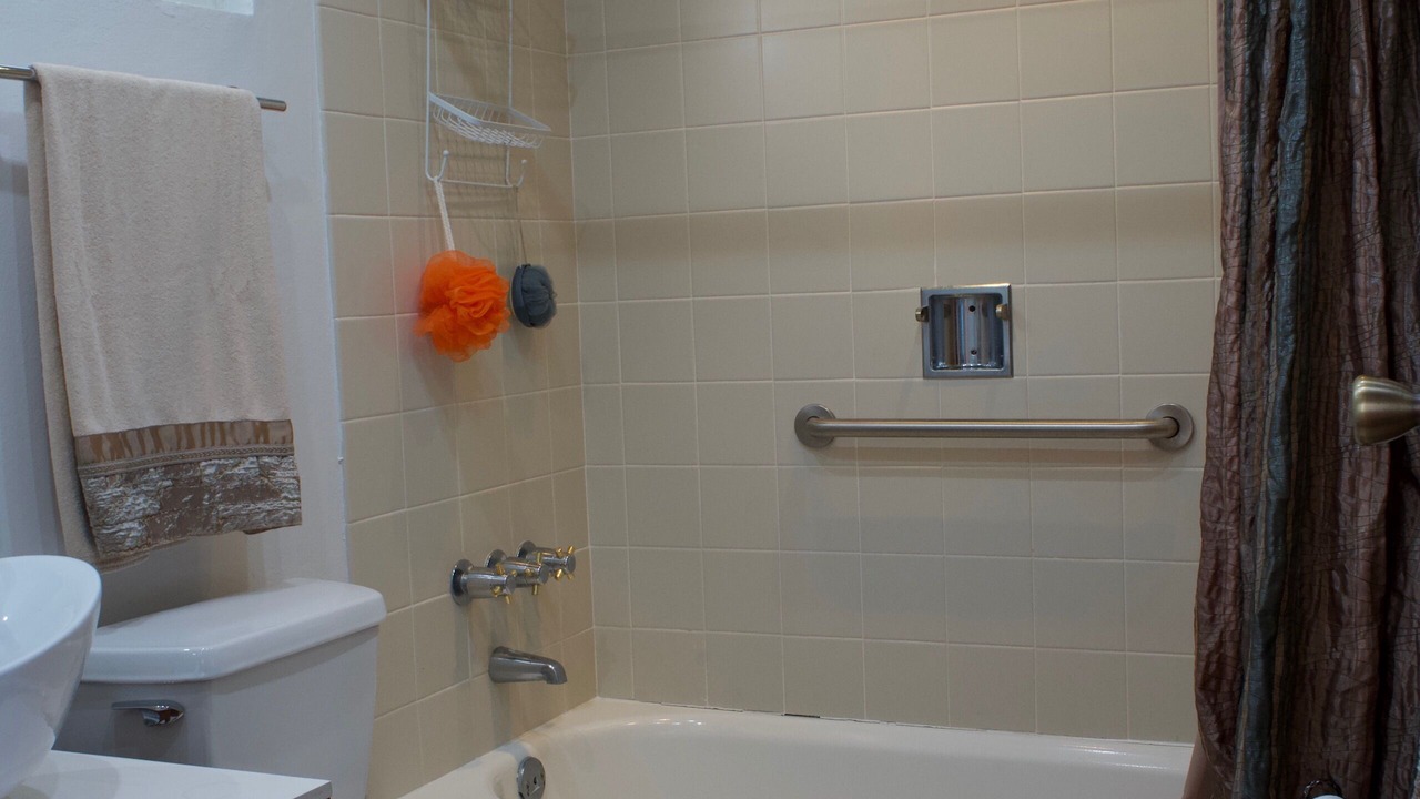 Photo of Bathroom in Mameyes II