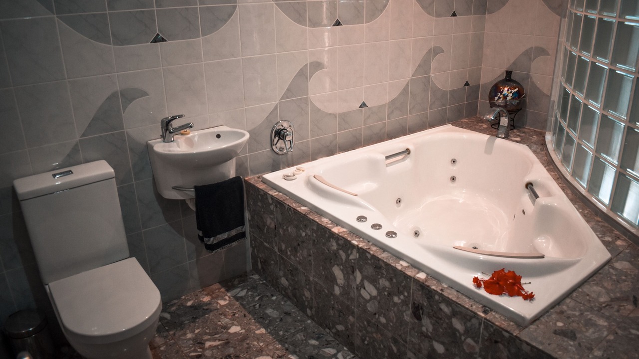 Photo of Bathroom in Arorangi
