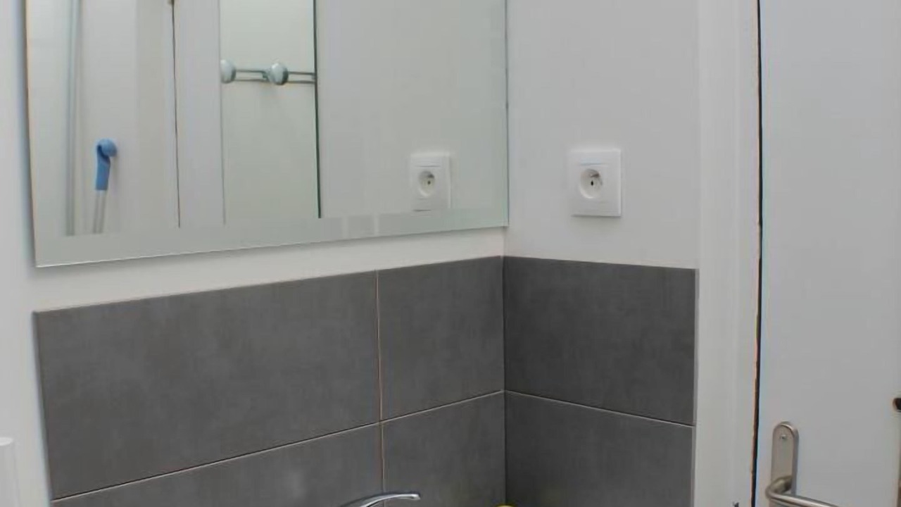 Photo of Bathroom in Roinville