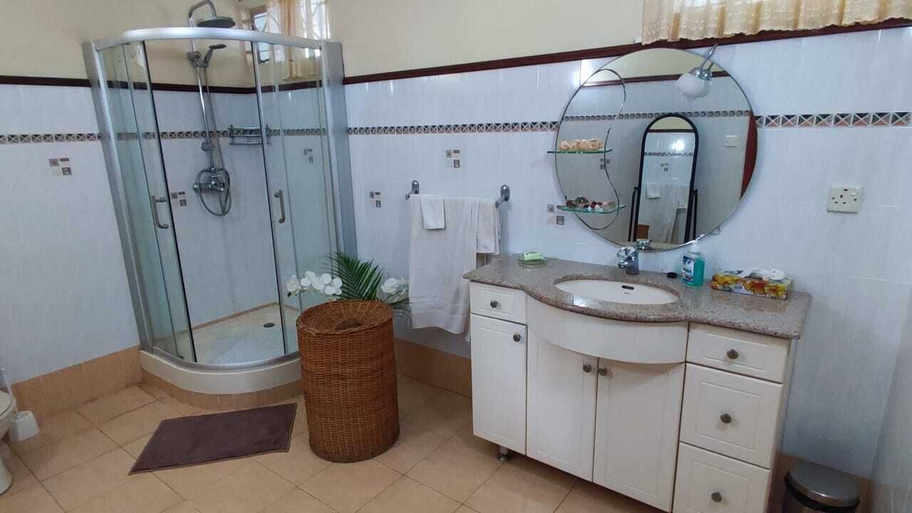 Photo of Bathroom in Morcellement Raffray