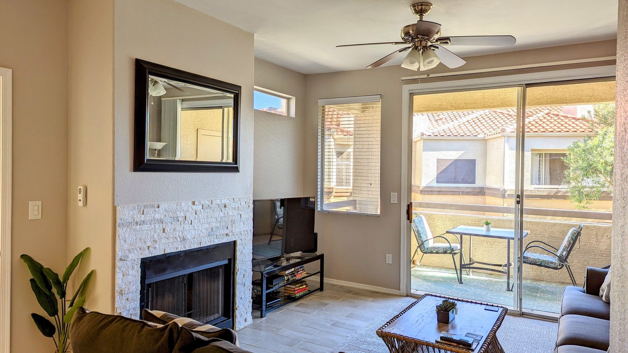 Photo of Livingroom in Central Scottsdale