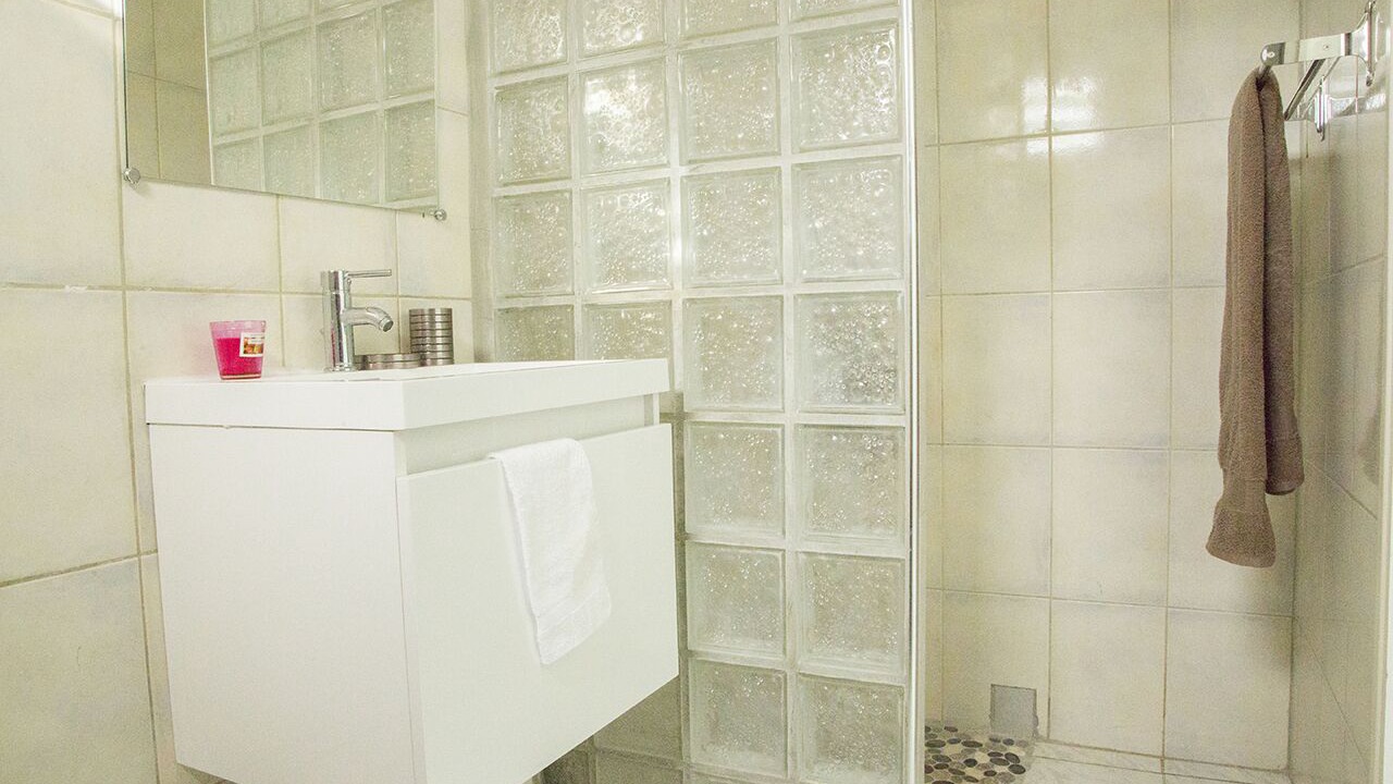 Photo of Bathroom in Jarry