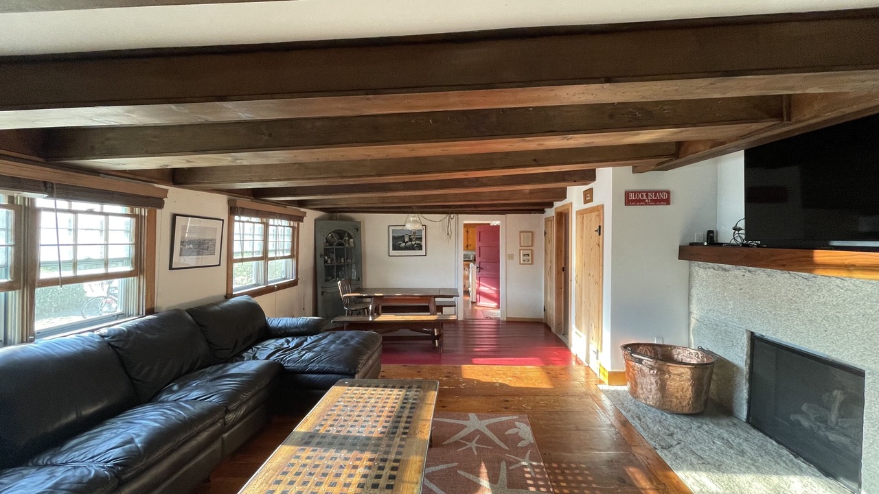 Photo of Livingroom in Block Island