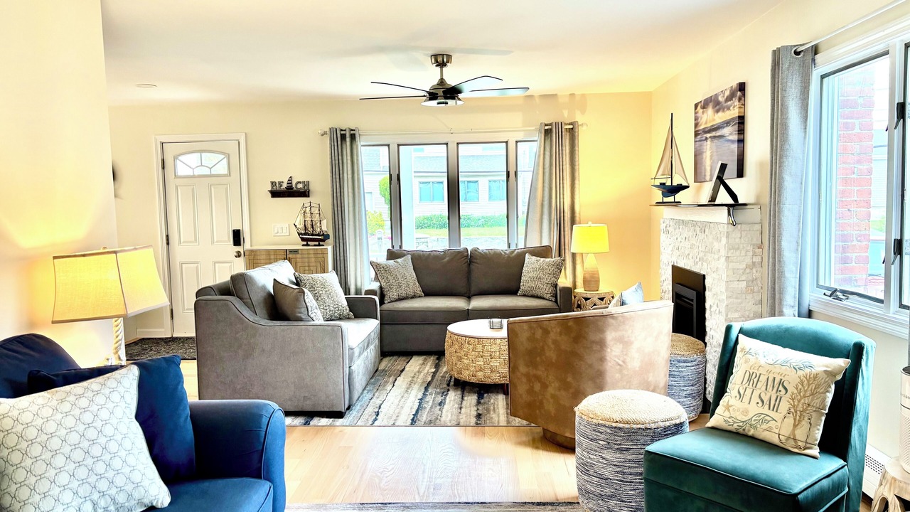 Photo of Livingroom in Narragansett