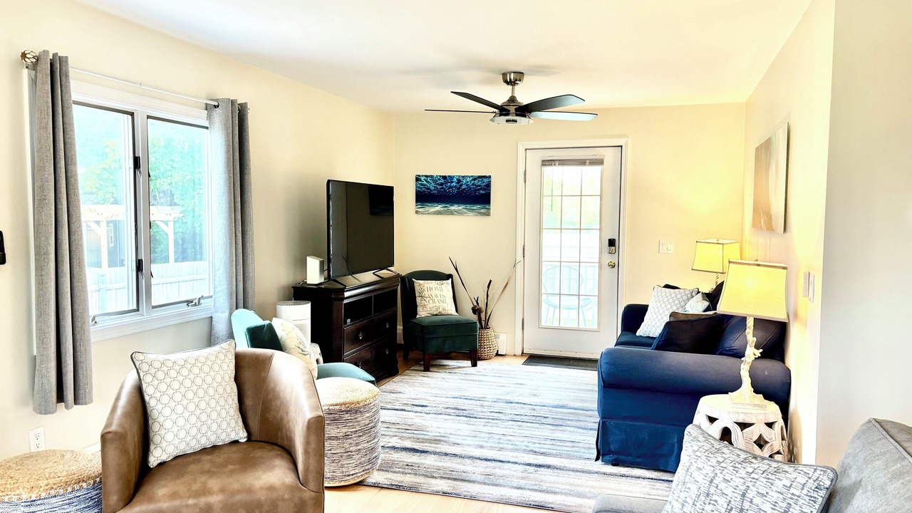 Photo of Livingroom in Narragansett