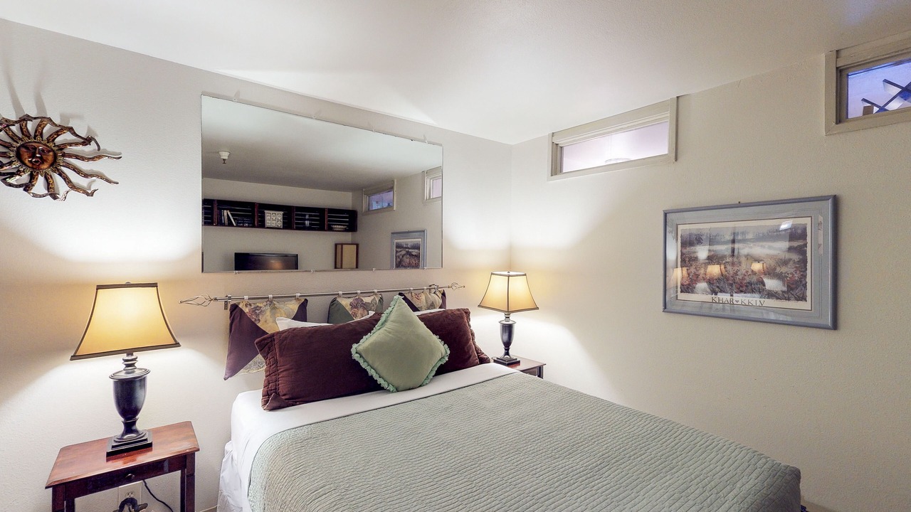 Photo of Bedroom in Alyeska