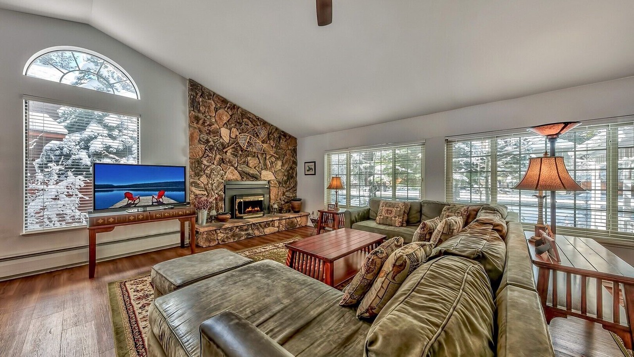 Photo of Livingroom in Lower Kingsbury