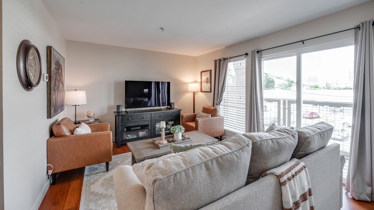 Photo of Livingroom in North Capitol