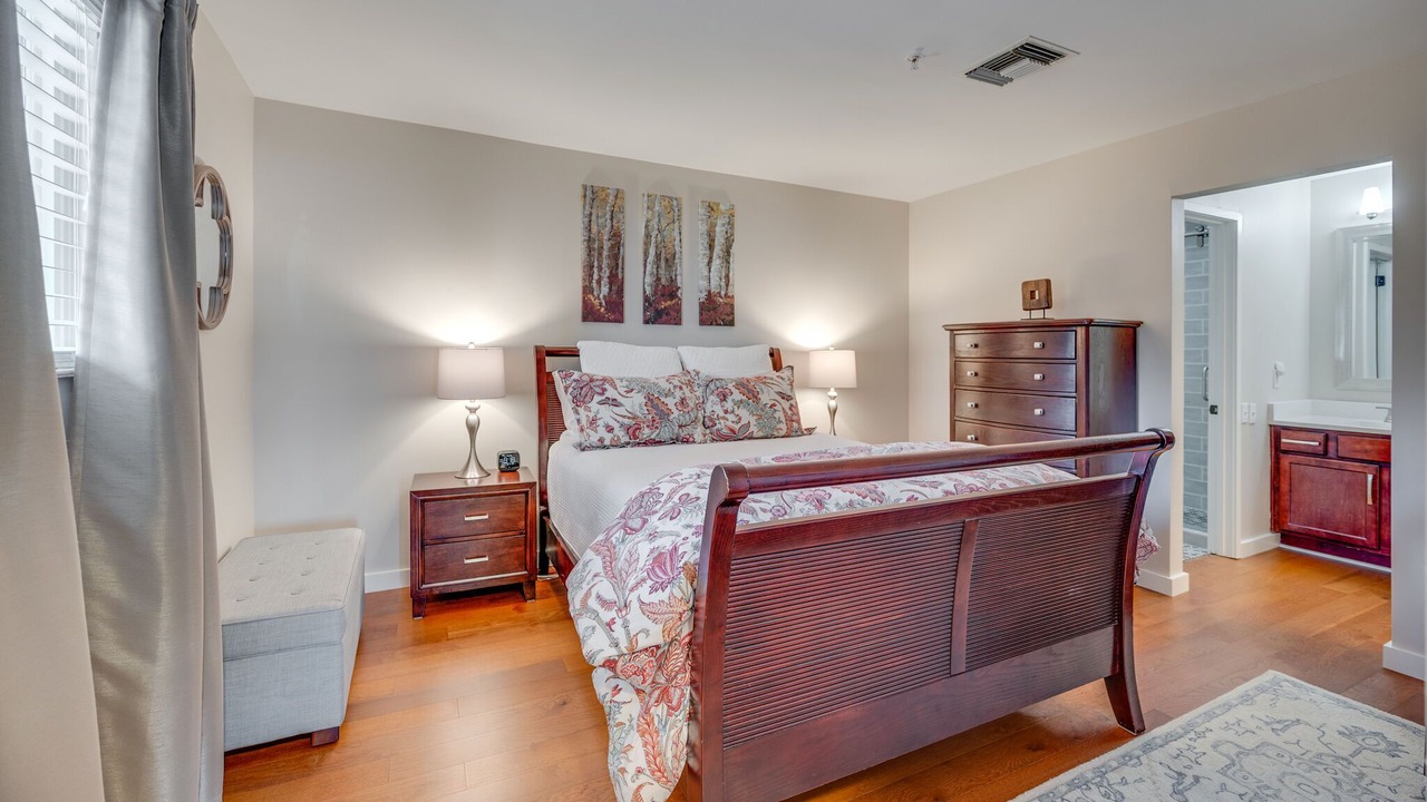 Photo of Bedroom in North Capitol