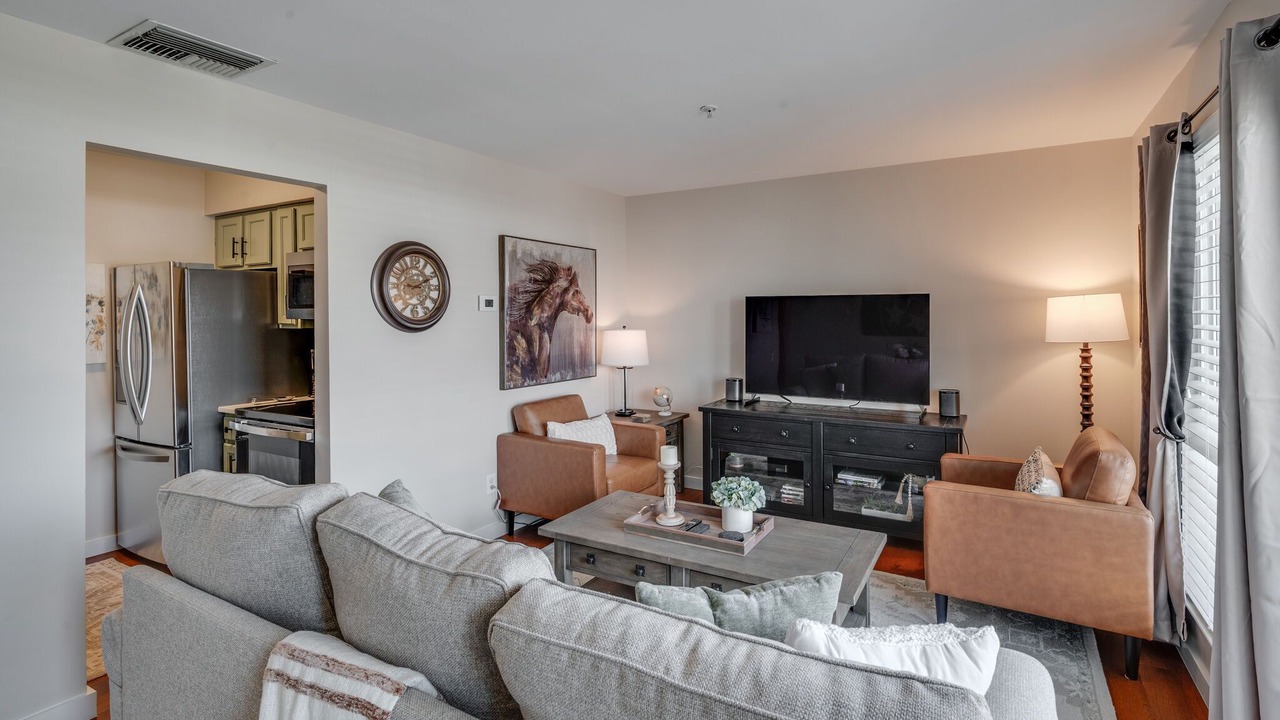 Photo of Livingroom in North Capitol