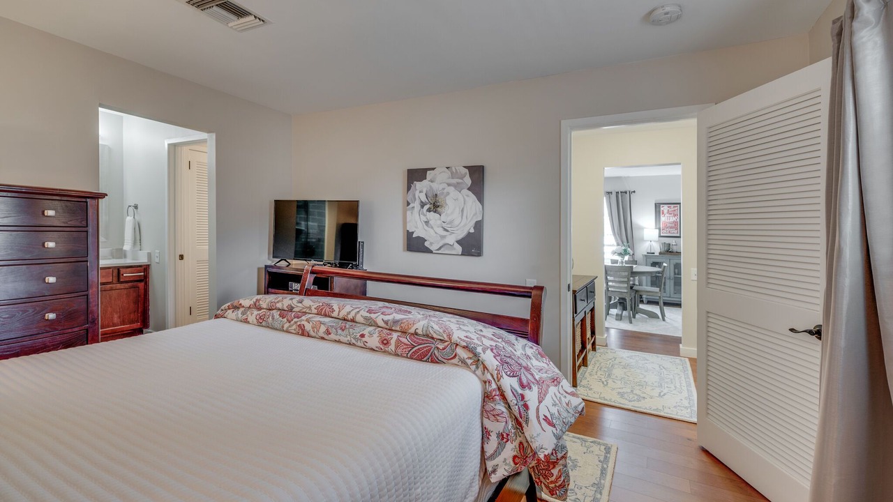 Photo of Bedroom in North Capitol