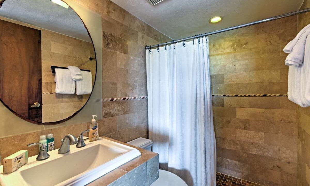 Photo of Bathroom in Mameyes II
